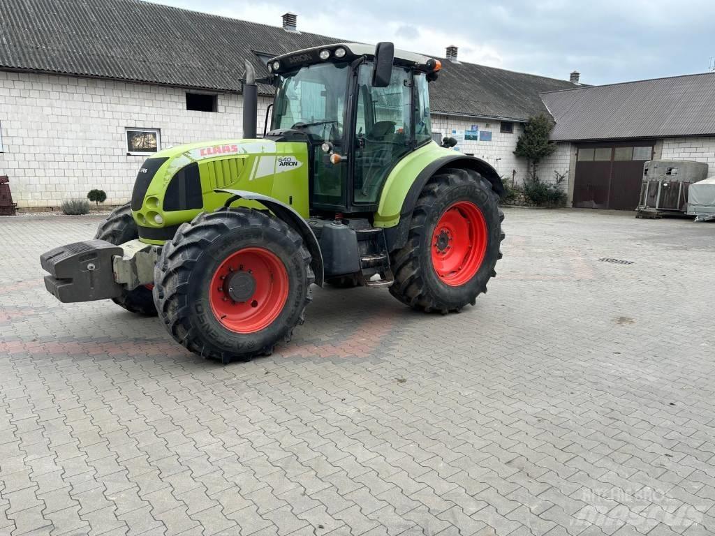 CLAAS Arion 640 Traktory