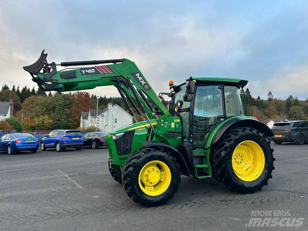 John Deere 5125 R Traktory