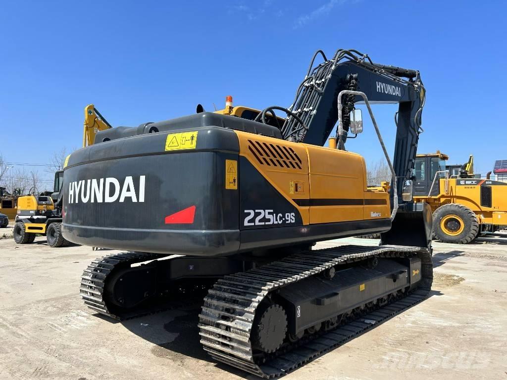 Hyundai 225lc-9s Midi rýpadlá 7 t - 12 t