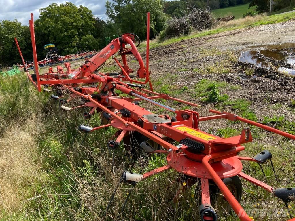Kuhn GF8702 Obracače a zhrabovače sena