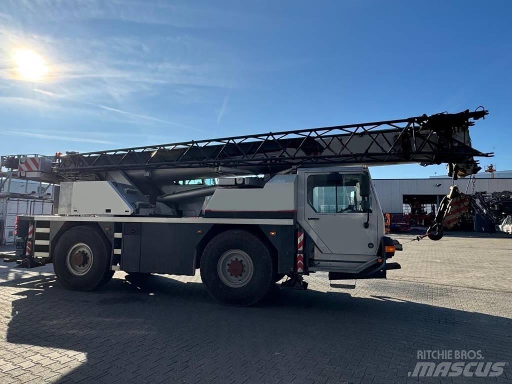 Liebherr LTM 1030-2 Univerzálne terénne žeriavy