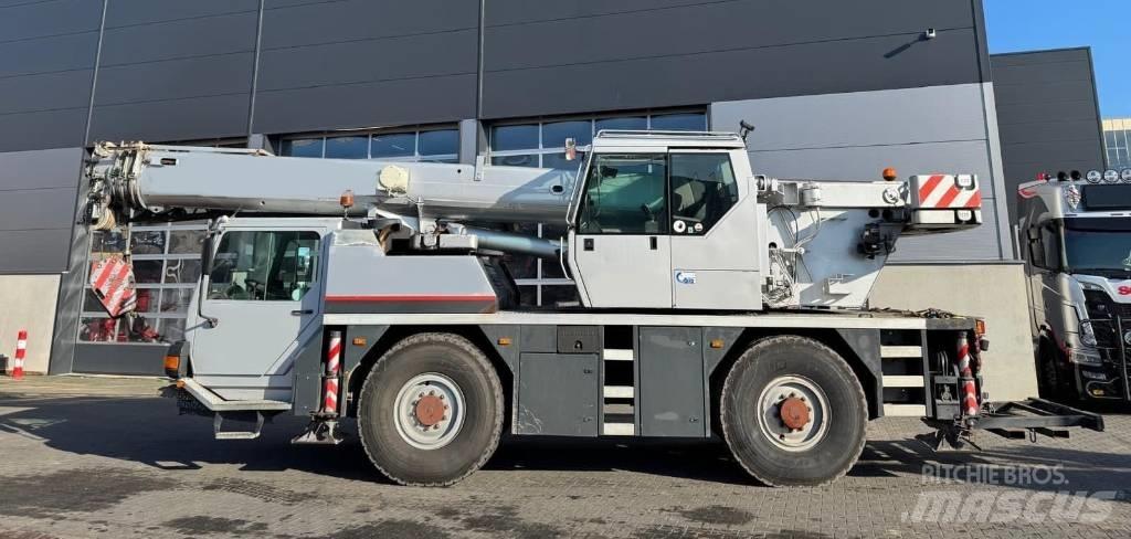 Liebherr LTM 1030-2 Univerzálne terénne žeriavy