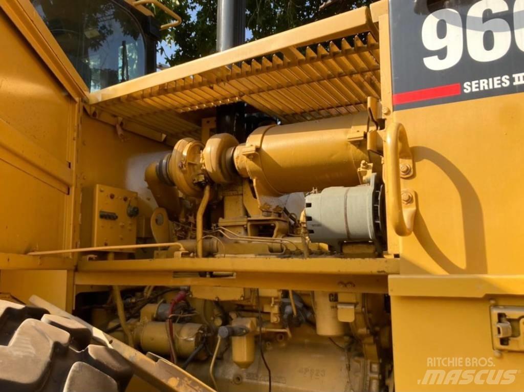 CAT 966 F II Kolesové nakladače