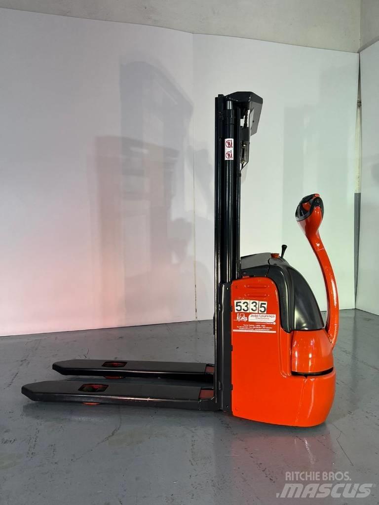 Linde L12 Samohybné vozíky