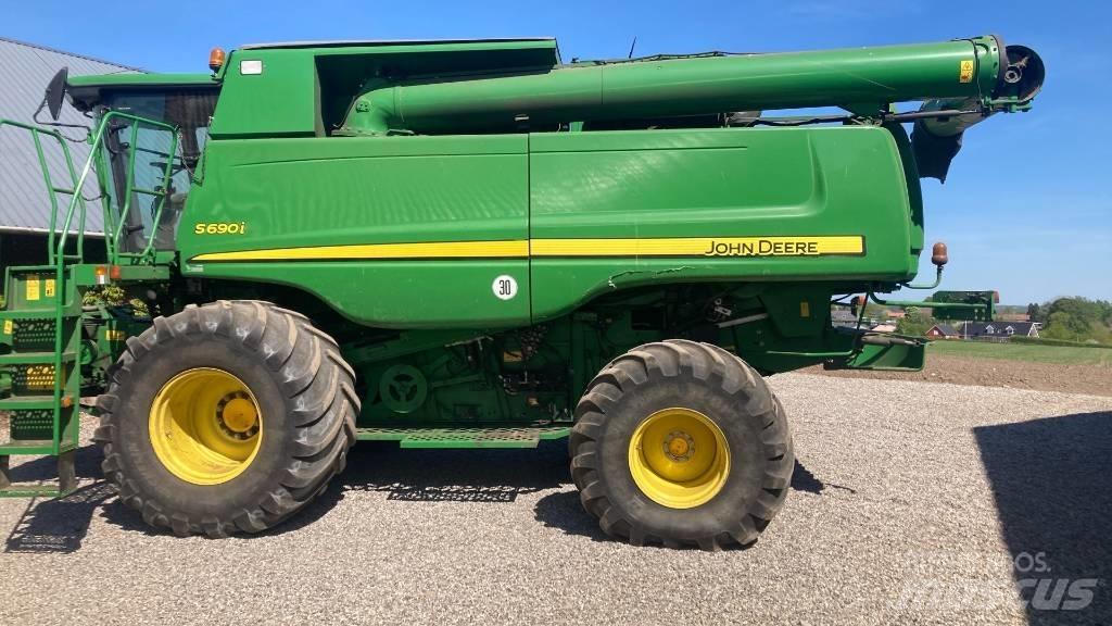 John Deere S690I Kombinované zberacie stroje