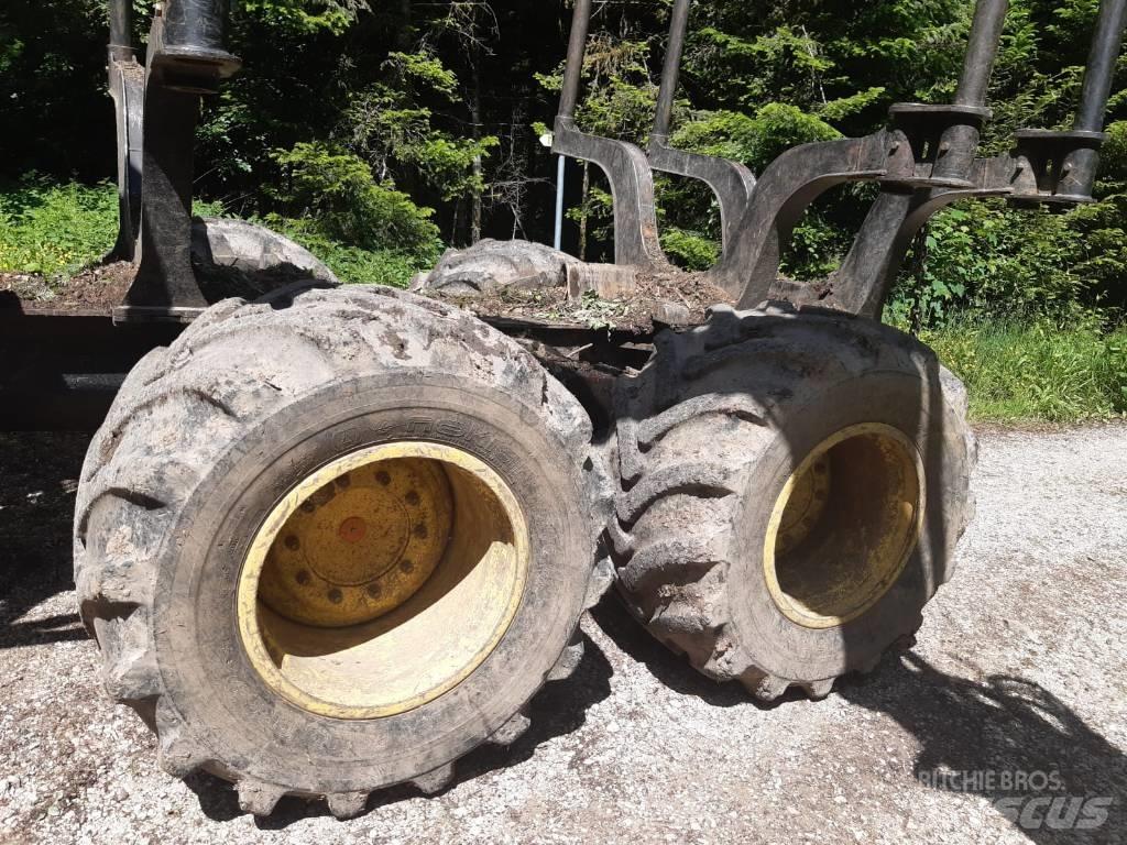 John Deere 1110G Lesné traktory