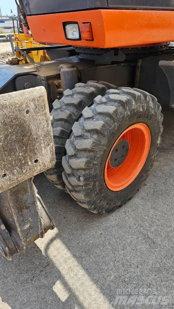 Fiat-Kobelco E215W Kolesové rýpadlá