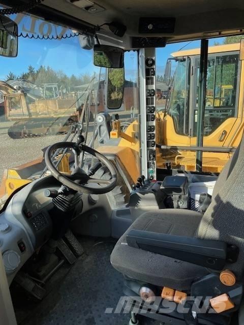 Volvo L120F Kolesové nakladače
