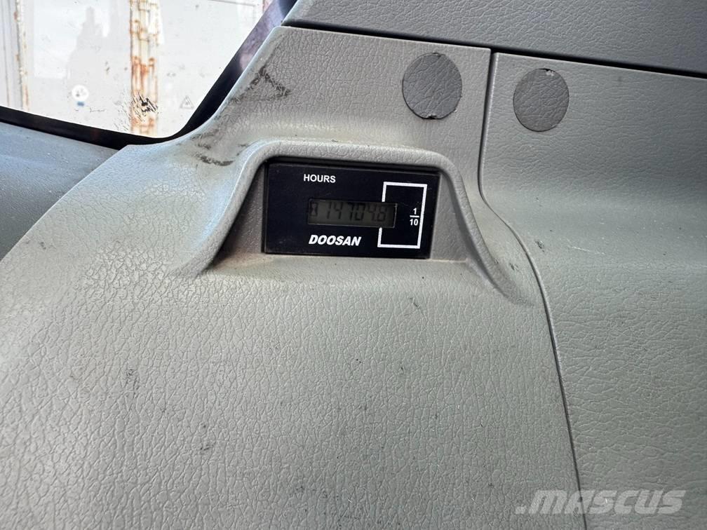 Doosan DX 300 LC-3 Pásové rýpadlá