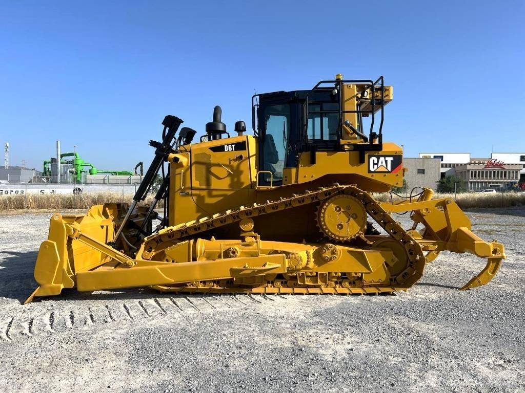 CAT D 6 T Pásové dozéry