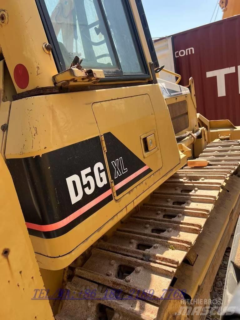 CAT D5G Pásové dozéry