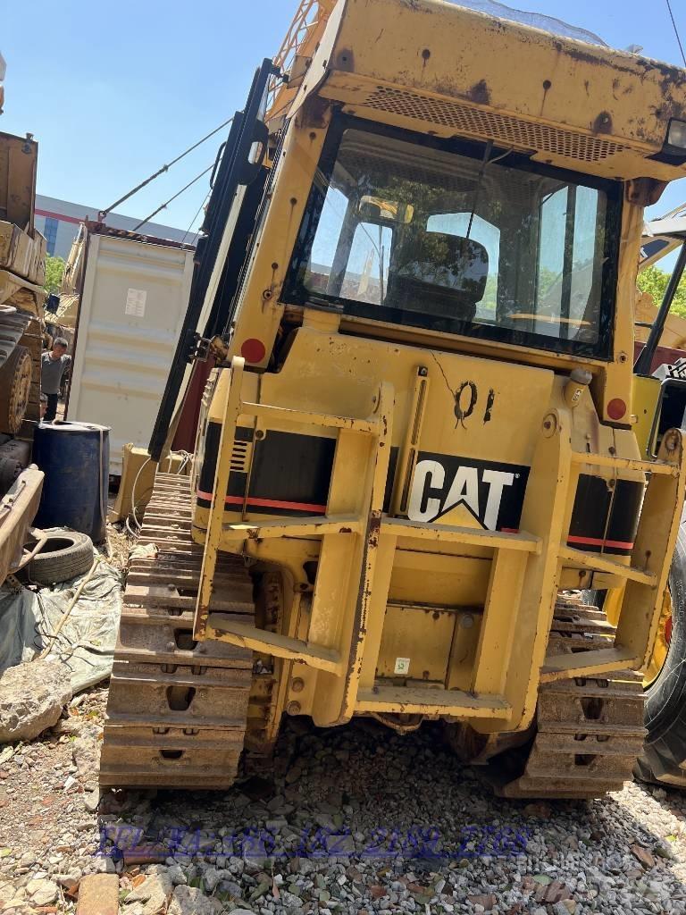 CAT D5G Pásové dozéry