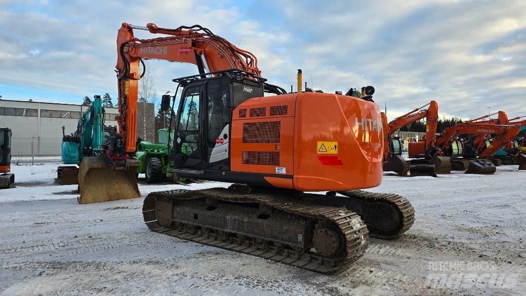 Hitachi ZX225USRLC-6 Pásové rýpadlá