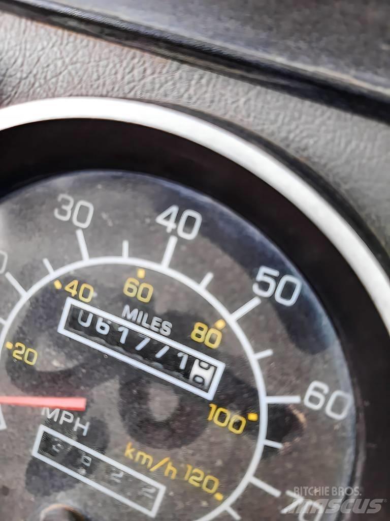 Kenworth T 300 Plošinové nákladné automobily/nákladné automobily so sklápacími bočnicami