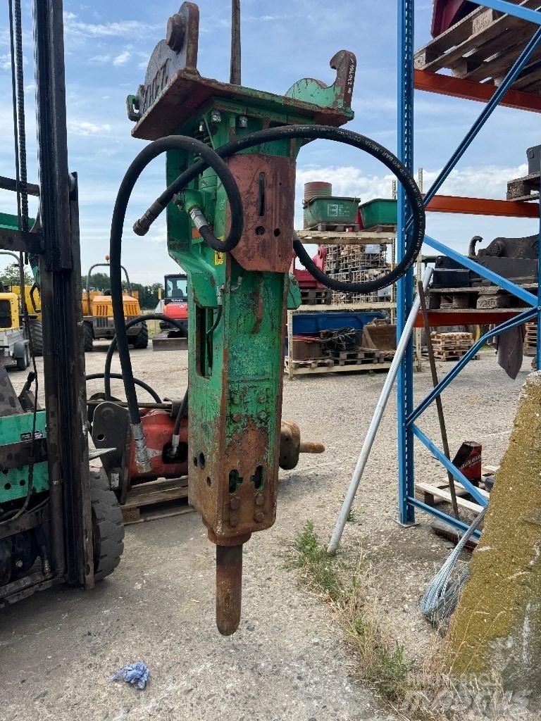 Montabert V 1200 BRH Hydraulické baranidlá na zatĺkanie pilotov