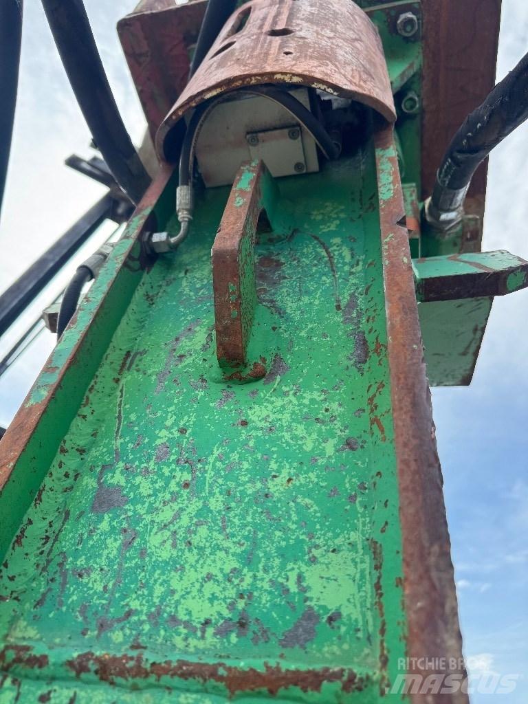 Montabert V 1200 BRH Hydraulické baranidlá na zatĺkanie pilotov