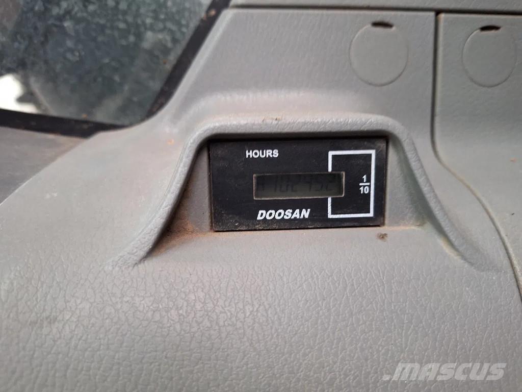 Doosan DX235NLC-5 Pásové rýpadlá