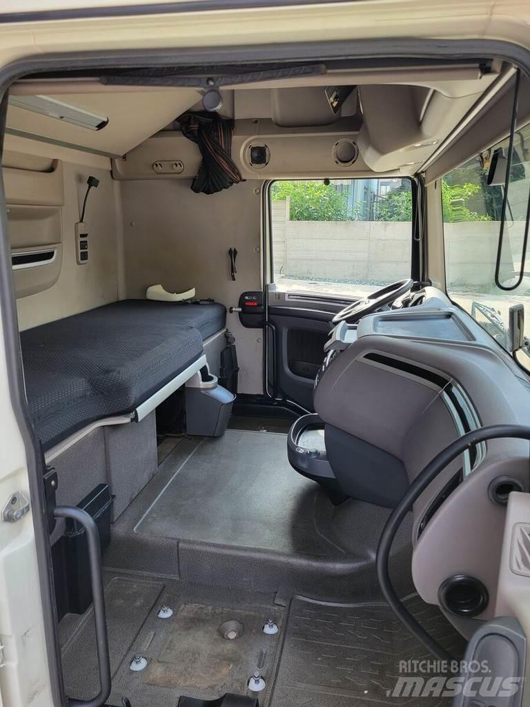 DAF XF 106 - XF106 Kabíny a interiér