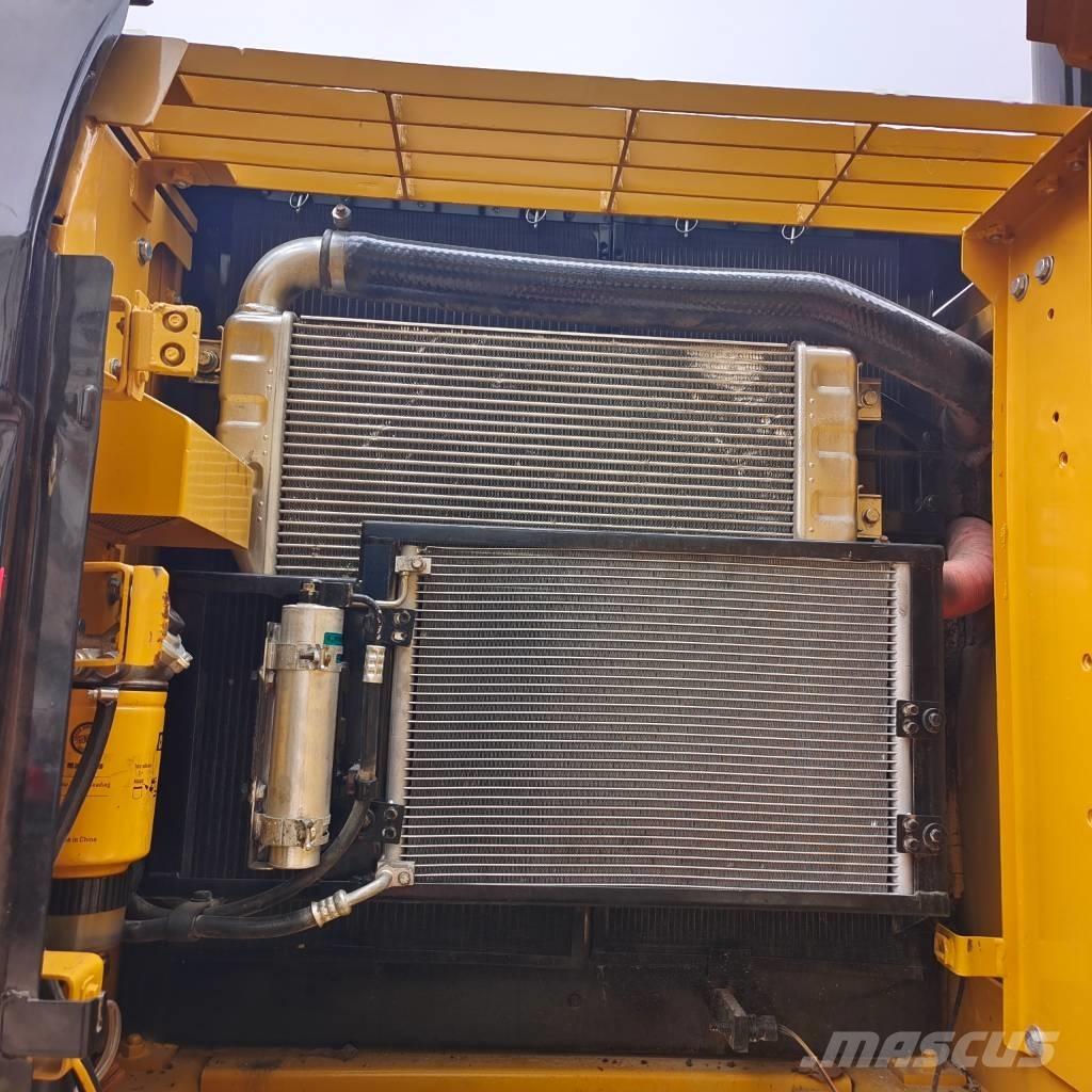 CAT 320 D Pásové rýpadlá