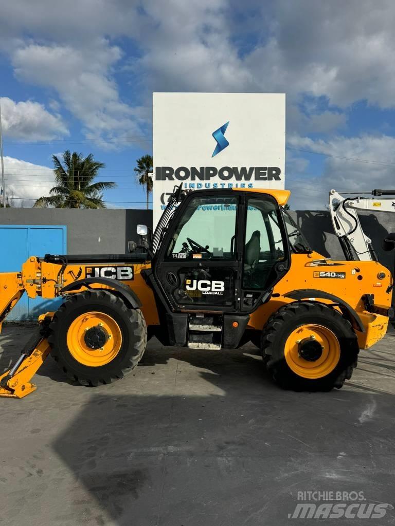 JCB 540-140 HiViz Teleskopické manipulátory