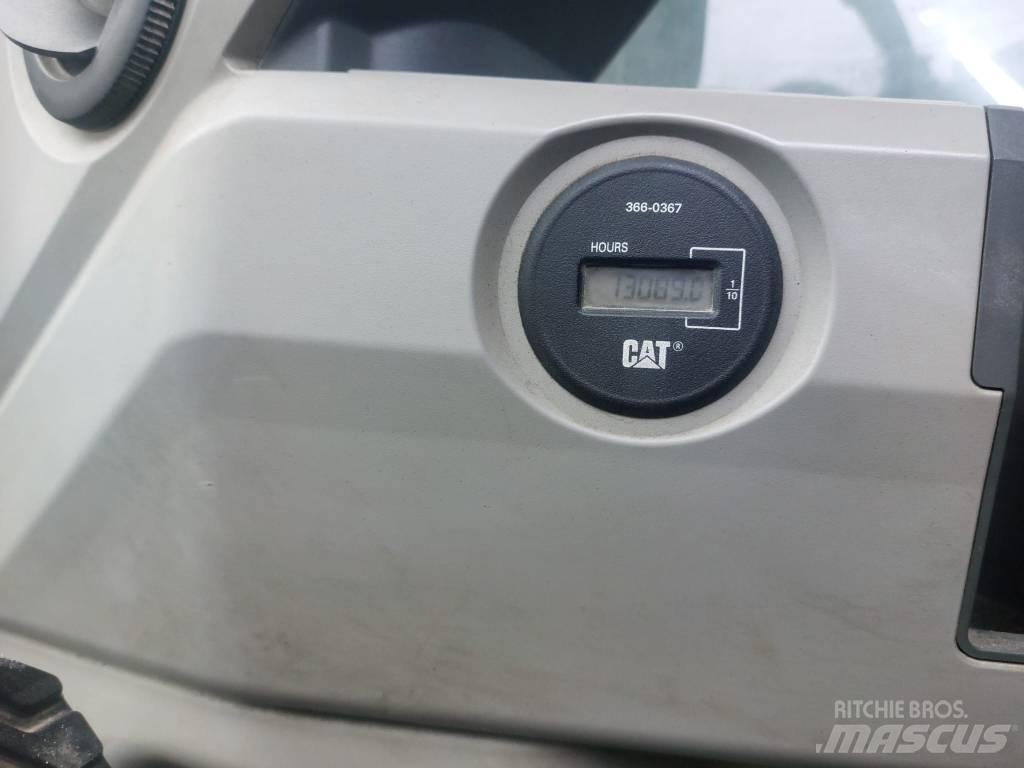 CAT 374 F Pásové rýpadlá