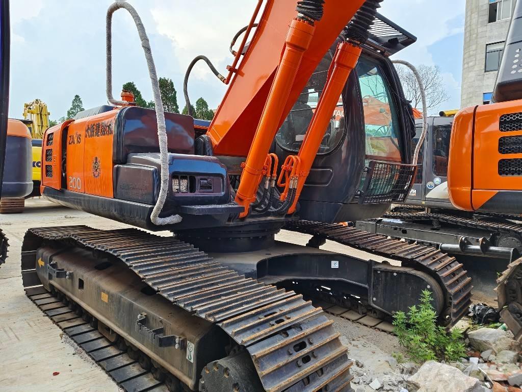 Hitachi ZX 200 Pásové rýpadlá