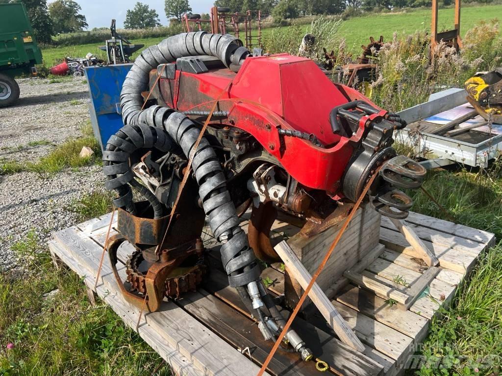 Komatsu C144 Žatevné hlavy