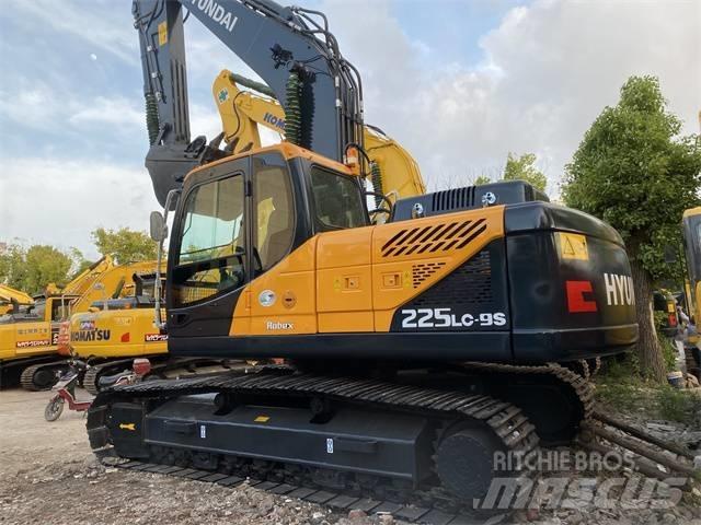 Hyundai 225 LC-9S Pásové rýpadlá