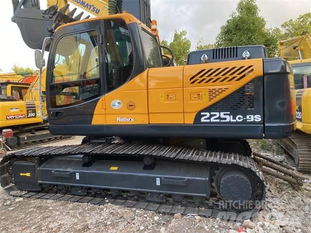 Hyundai 225 LC-9S Pásové rýpadlá