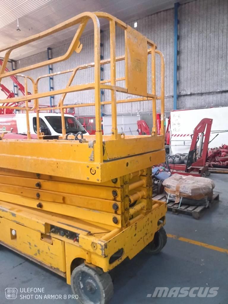 Haulotte Compact 12 Nožnicové zdvíhacie plošiny