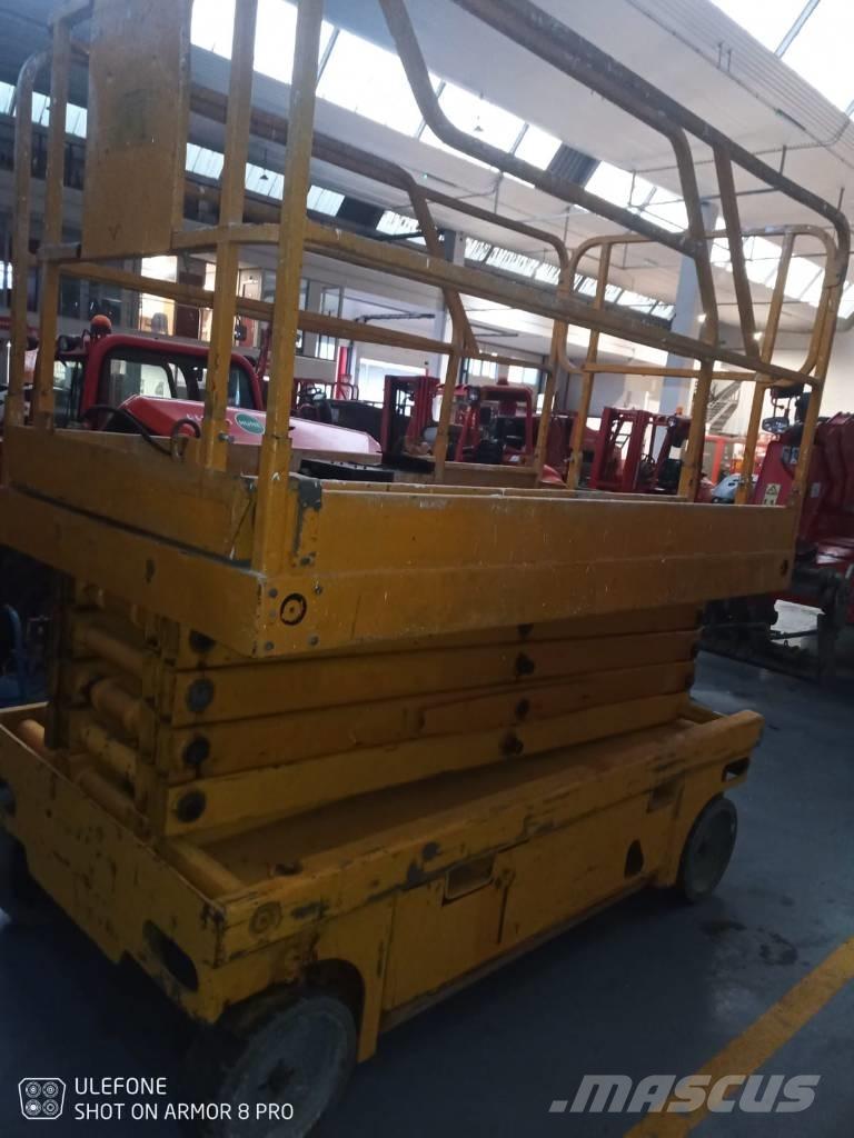 Haulotte Compact 12 Nožnicové zdvíhacie plošiny