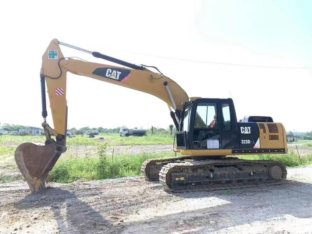 CAT CAT323D Pásové rýpadlá