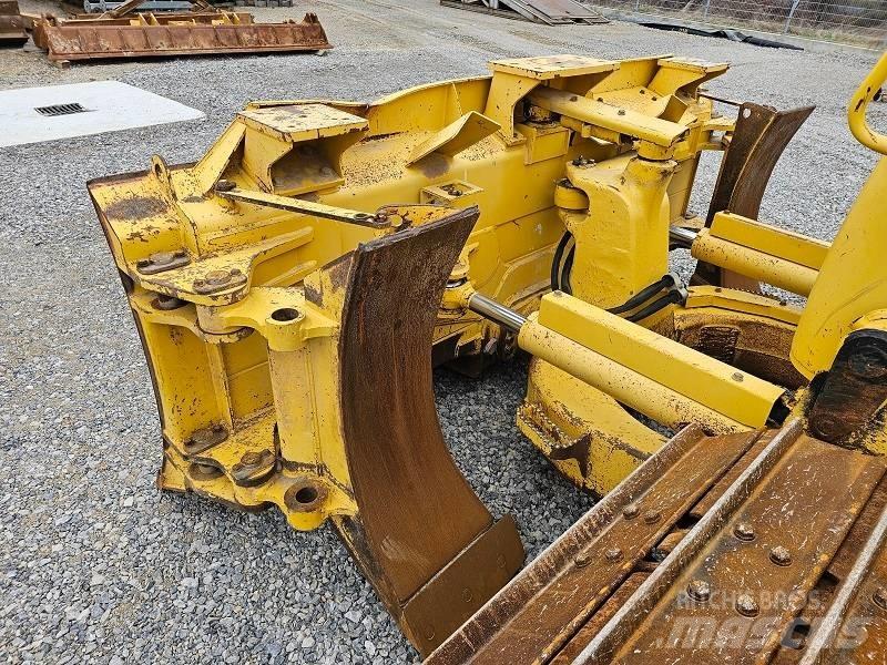 Komatsu D 61 PX-23 Pásové dozéry