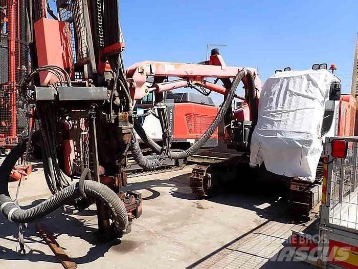 Sandvik DX800 Povrchové vrtné súpravy