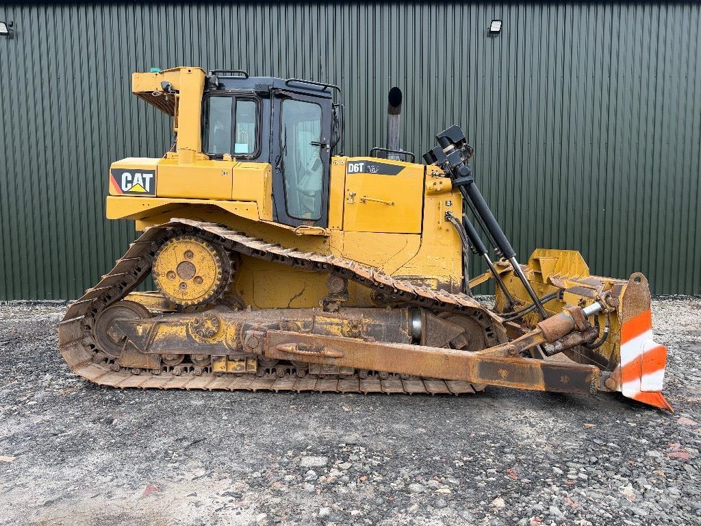 CAT D 6 T LGP Pásové dozéry