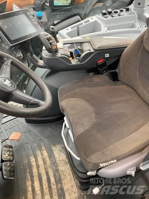 Valtra T 254 V Traktory