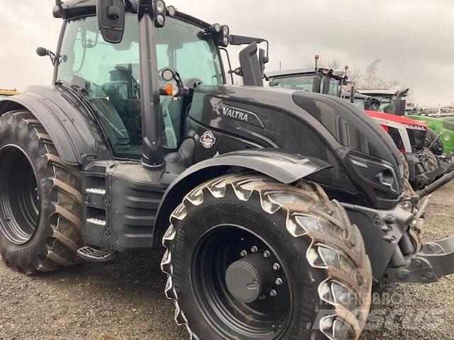 Valtra T 254 V Traktory