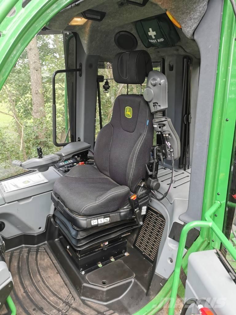 John Deere 1110G Lesné traktory