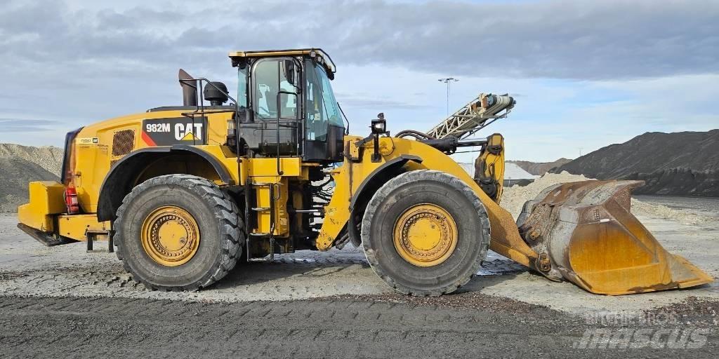 CAT 982 M Kolesové nakladače