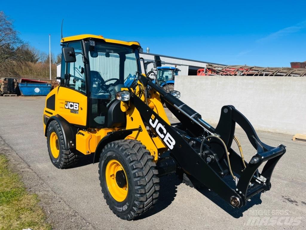 JCB 407 Viacúčelové nakladače