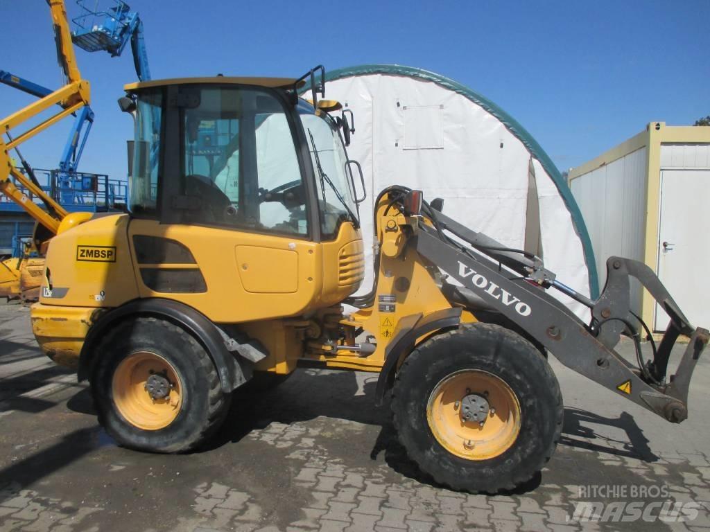 Volvo L 25 F Kolesové nakladače