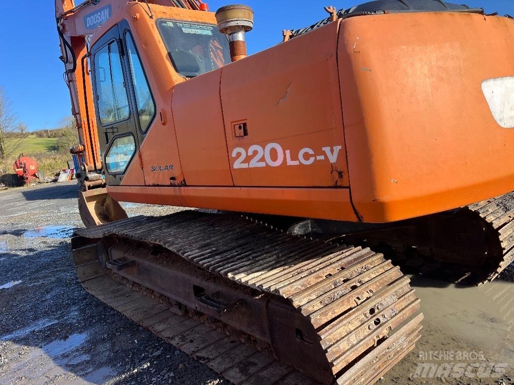 Doosan DX 220 Pásové rýpadlá