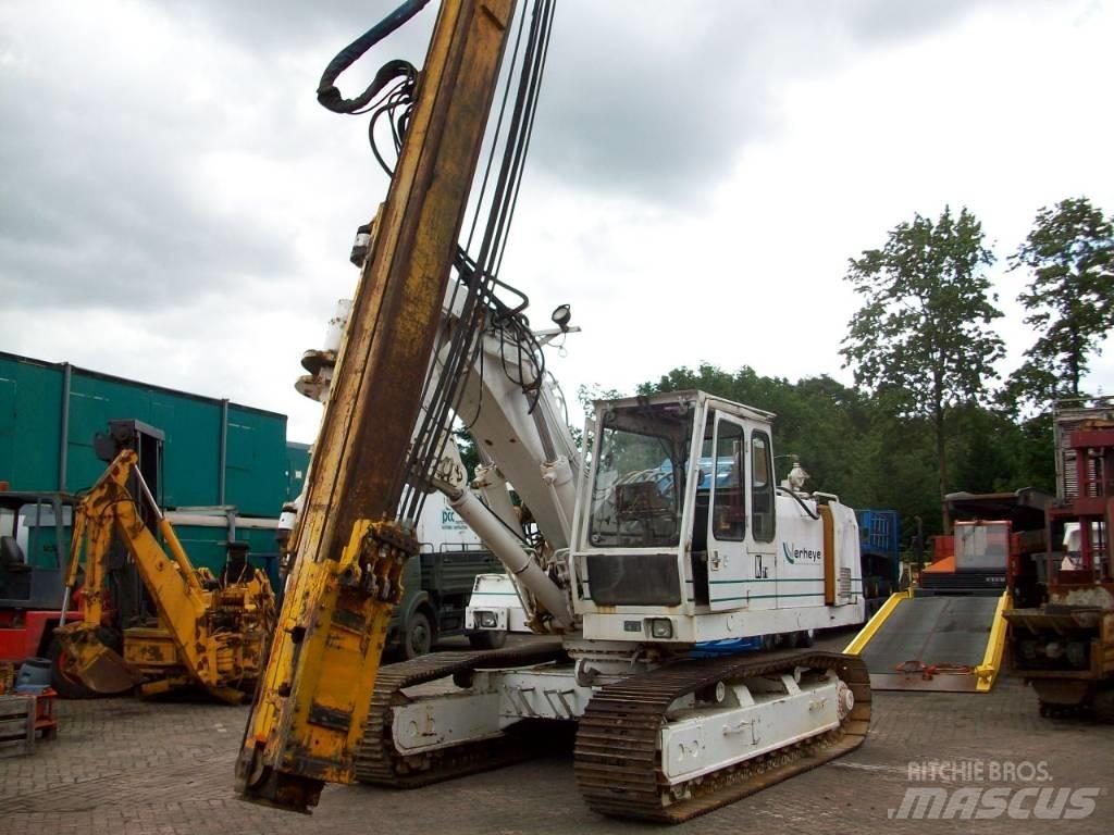 Liebherr R 942 Pilierovej žeriav