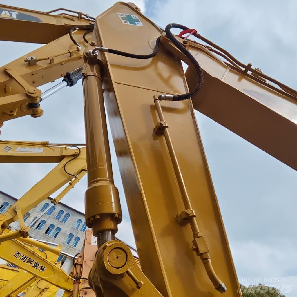 CAT 325 B L Pásové rýpadlá