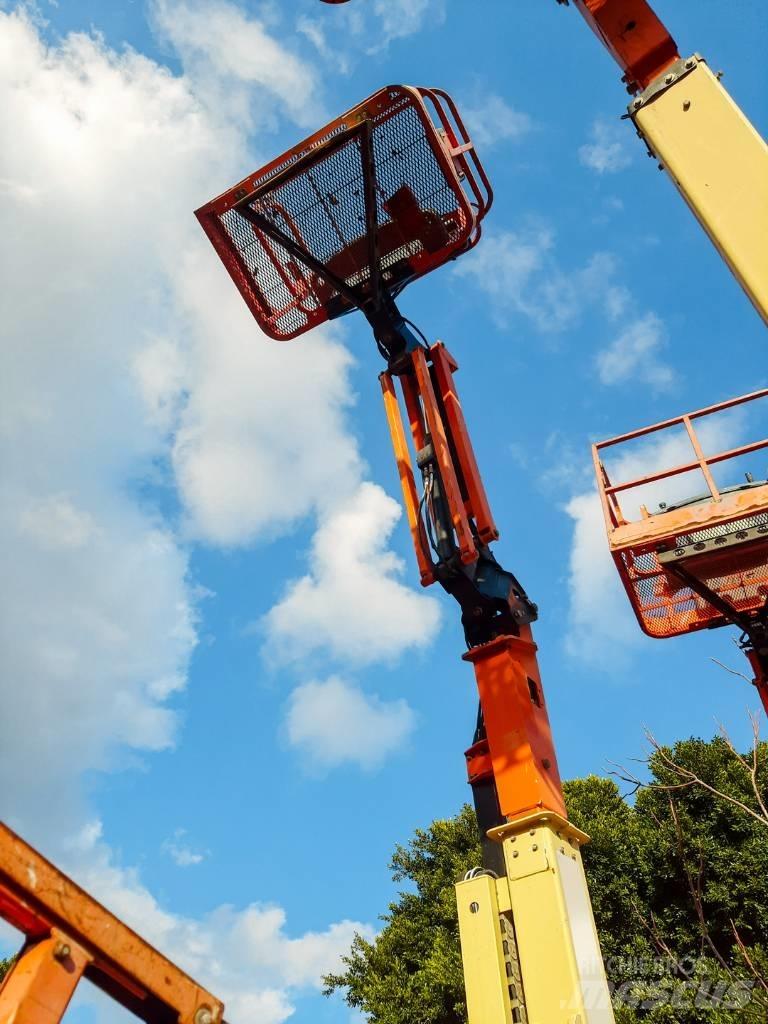 JLG E 300 AJP Kĺbové plošiny