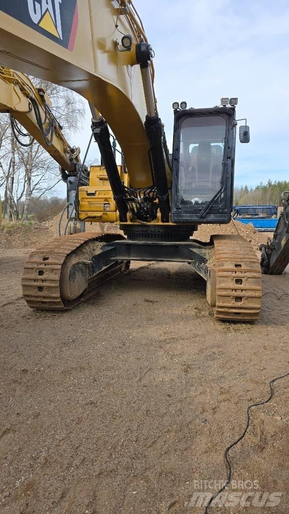 CAT 352 F Pásové rýpadlá
