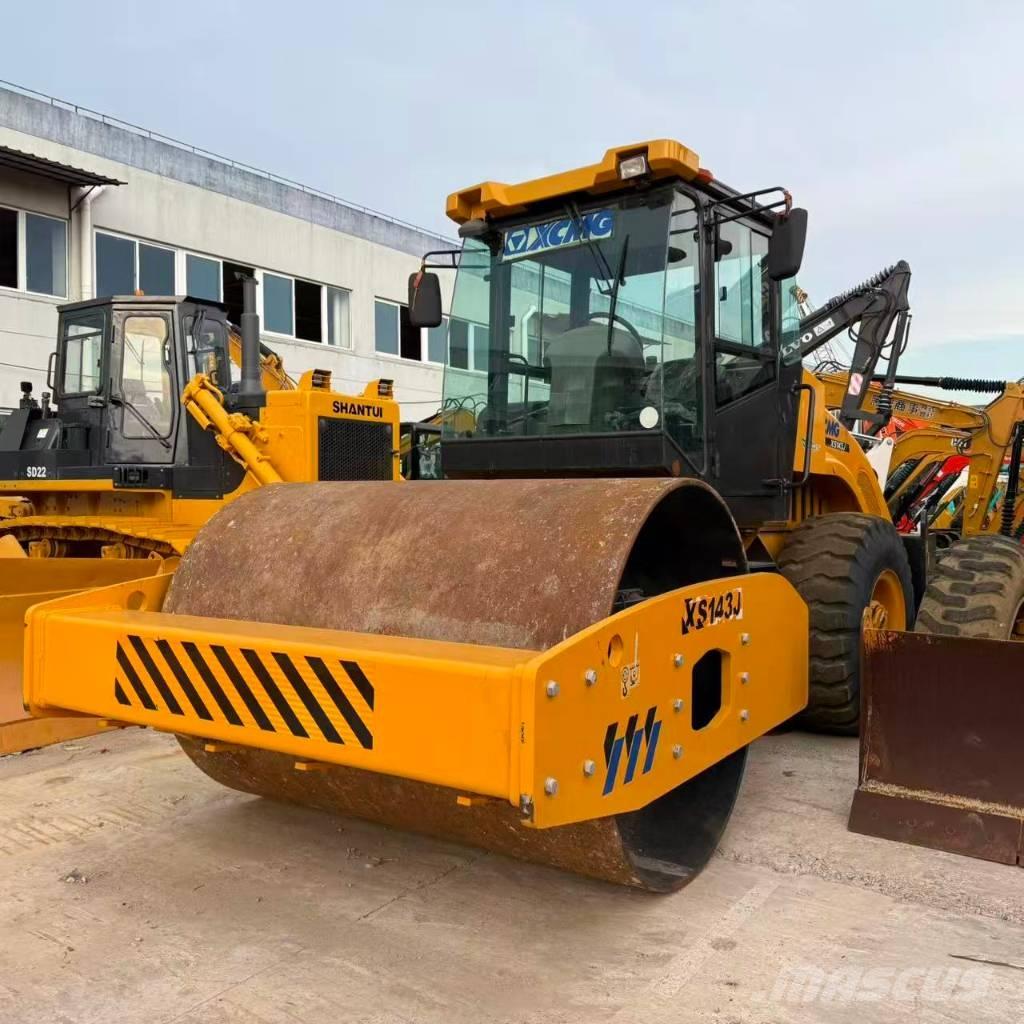 XCMG XS143J Ťahačové valce