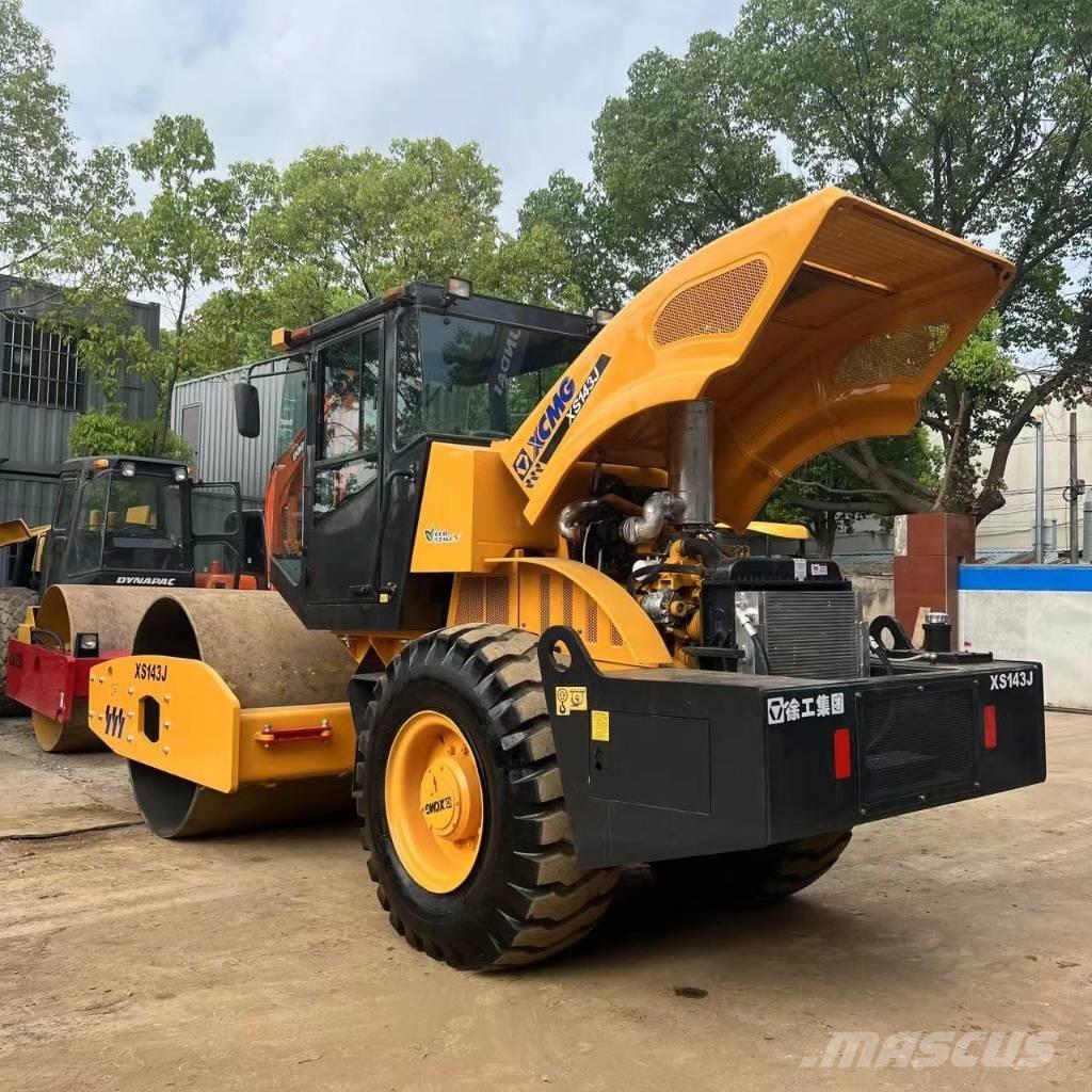 XCMG XS143J Ťahačové valce