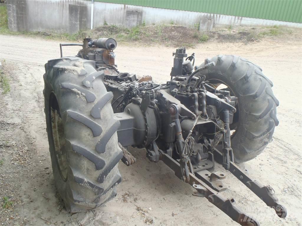 Valtra 8550 Traktory