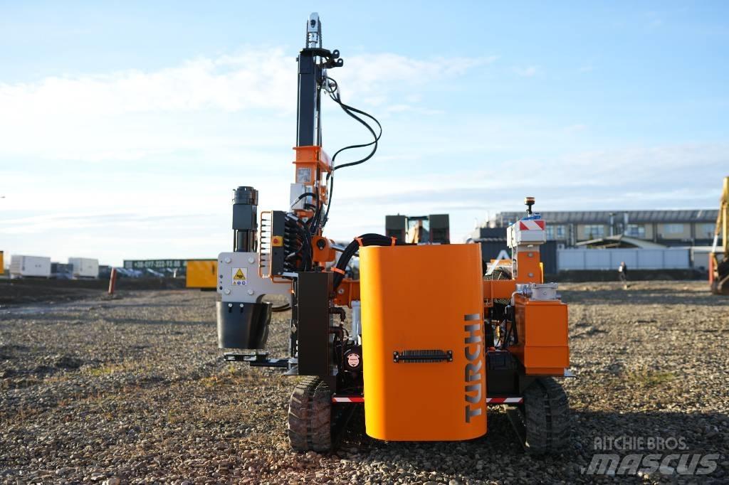  Turchi 300F Hydraulické baranidlá na zatĺkanie pilotov